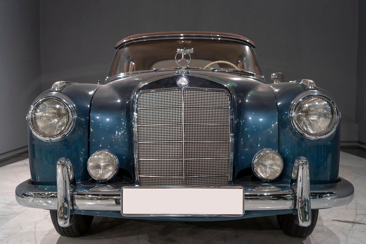 메르세데스-벤츠 자동차의 최신 기술 살펴보기 10 메르세데스-벤츠 자동차 (Mercedes-Benz Cars)