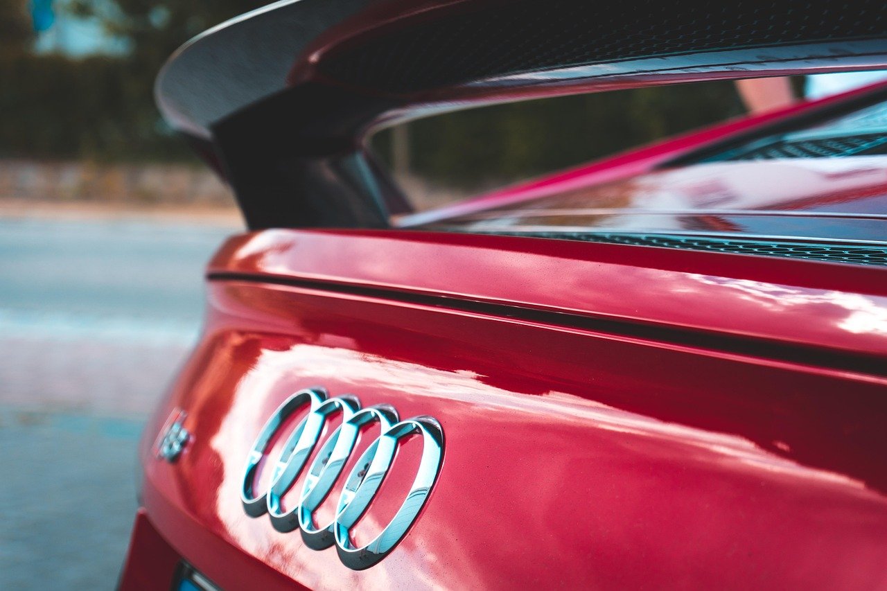 아우디 R8 스파이더의 매력을 살펴보자 10 아우디 R8 스파이더