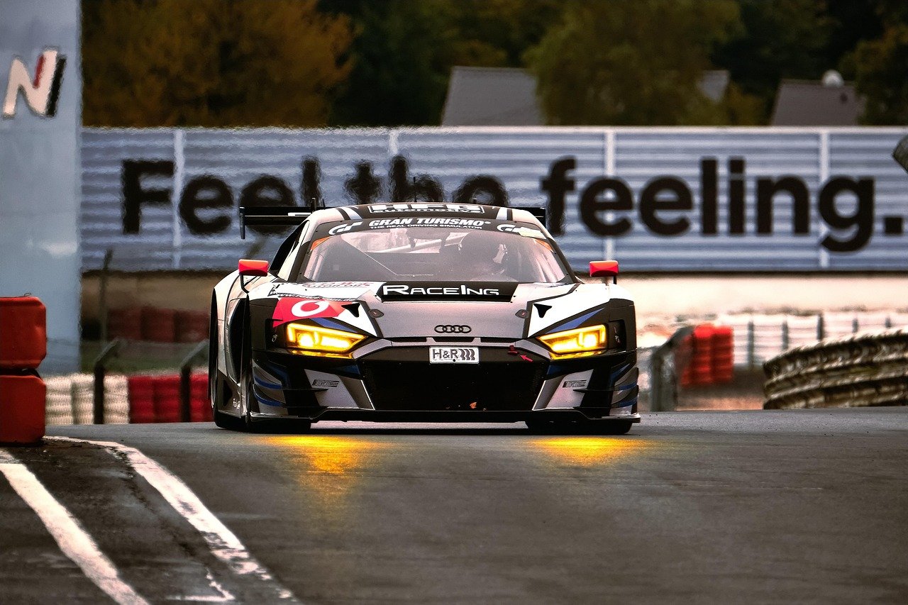 레이싱에서 승리하는 4가지 전략 살펴보기 8 레이싱