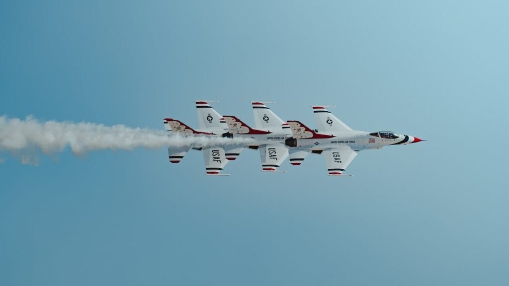 비행기가 거꾸로 날아갈 수 있을까? 실제로 가능?