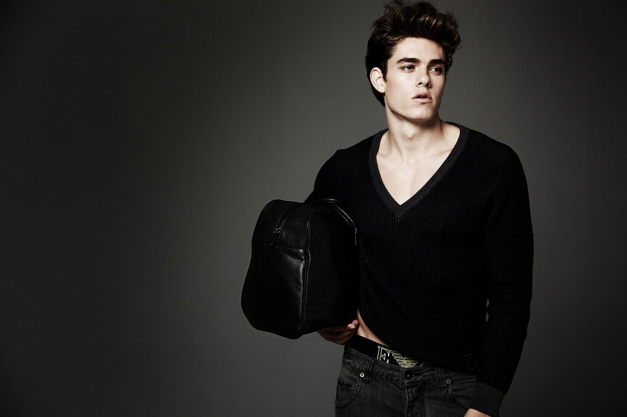 트렌치코트에 찰떡궁합 가방 스타일 1 트렌치코트에 찰떡궁합 가방 스타일