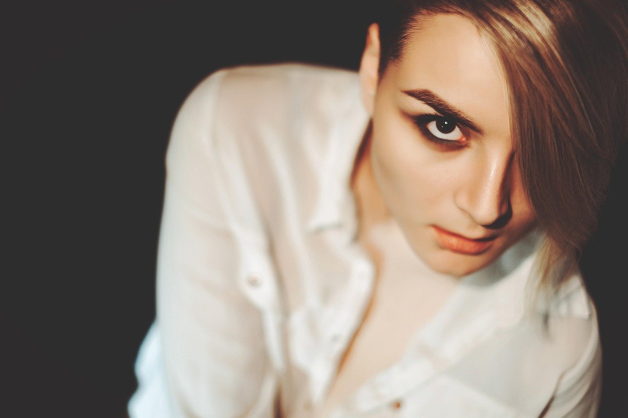 플리츠스커트에 운동화 신어도 어울릴까? 1 플리츠스커트에 운동화 신어도 어울릴까