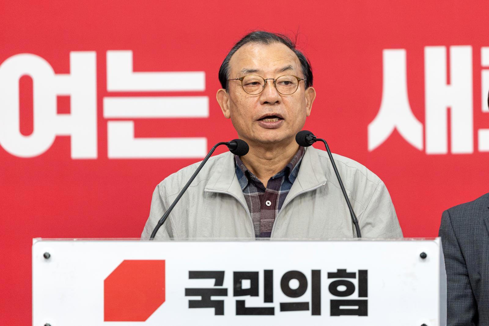 이정현, 공천 전권 복귀로 국민의힘 혁신 공천 시동 거나: 위기 돌파의 신호탄인가? 13 섹션 1 이미지