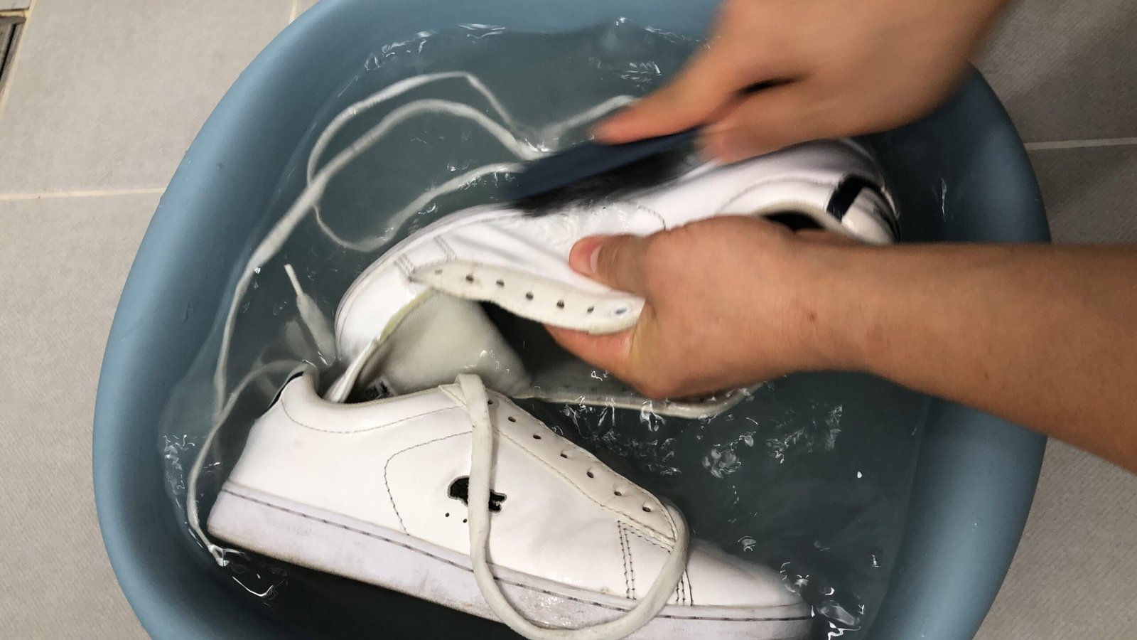 운동화 세탁, 이렇게 하면 평생 새것처럼! 모르면 손해 보는 관리 루틴 8 섹션 1 이미지