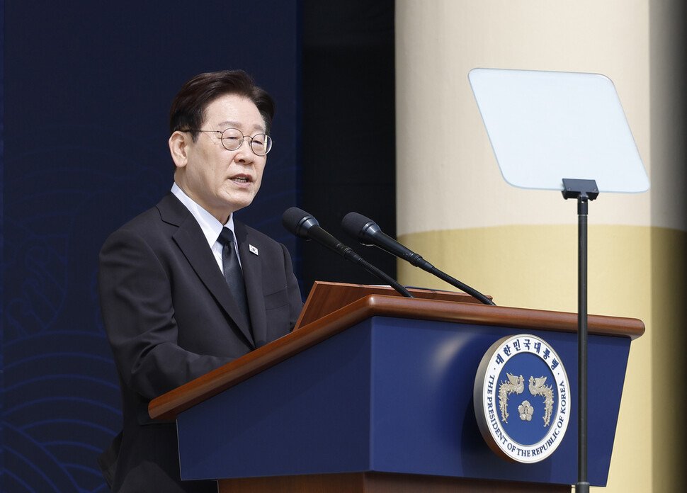 인구 절벽 시대, 대한민국의 지속 가능한 국방 해법: 선택적 모병제 심층 분석 9 섹션 1 이미지