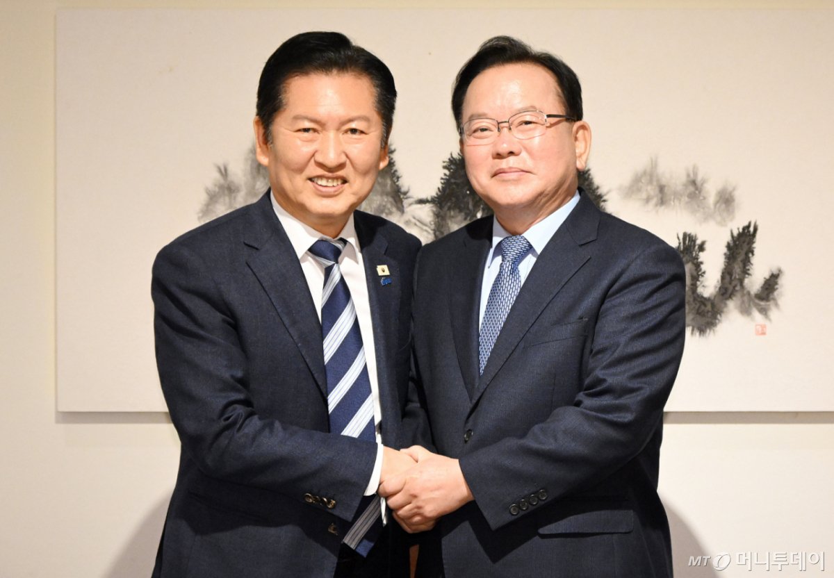 김부겸 대구시장, 12년 만의 재도전…'국민의힘 버려야 진짜 보수 산다' 발언의 진짜 의미와 대구 정치의 미래 9 섹션 1 이미지