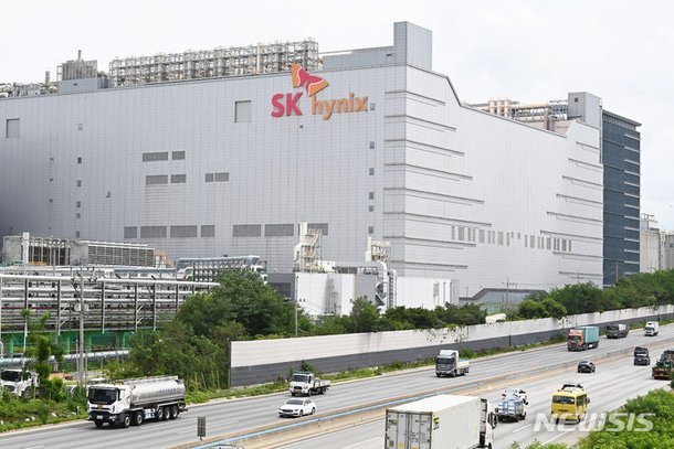 SK하이닉스 킹산직: 2026년 채용, 고졸도 억대 연봉 꿈꿀 수 있을까? 지원 자격부터 합격 팁까지 총정리! 13 섹션 2 이미지