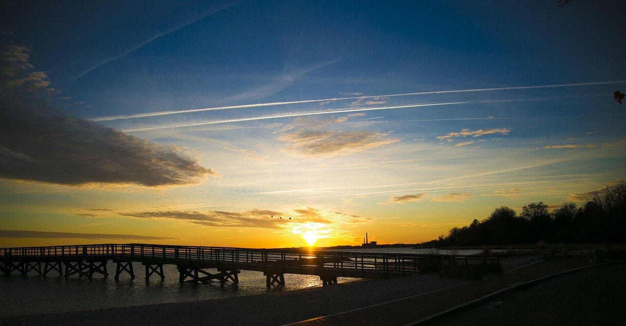 맘스터치 '리필 해줘' 한마디에 계산대 뒤집고 여직원 폭행, **서비스업 종사자 폭행**은 이대로 괜찮을까요? 7 섹션 1 이미지